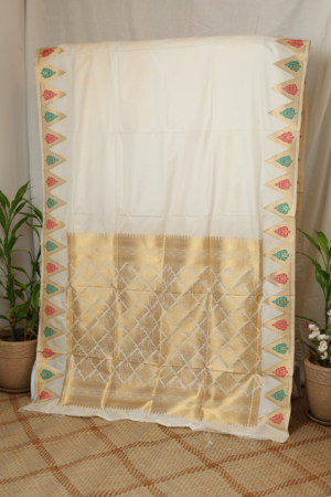 The Elegant Minimalist- Pure Banarasi silk saree